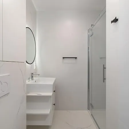 Ecru Luxurious Center Near Old Town Wwa10 *