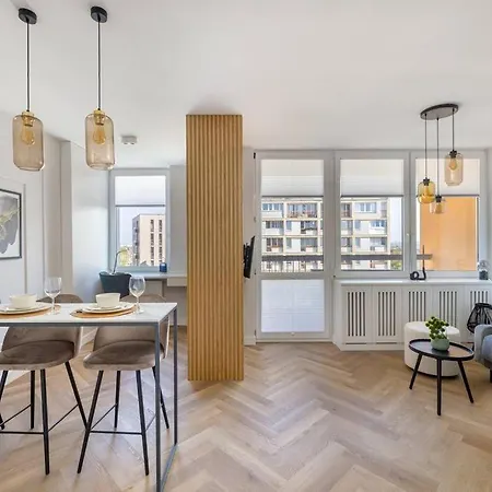 Ecru Luxurious Center Near Old Town Wwa10 Apartment