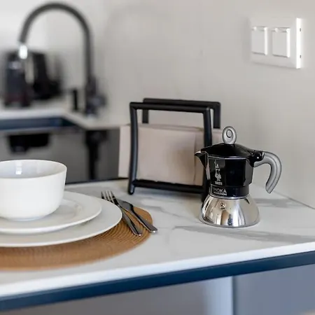 Ecru Luxurious Center Near Old Town Wwa10 Apartment